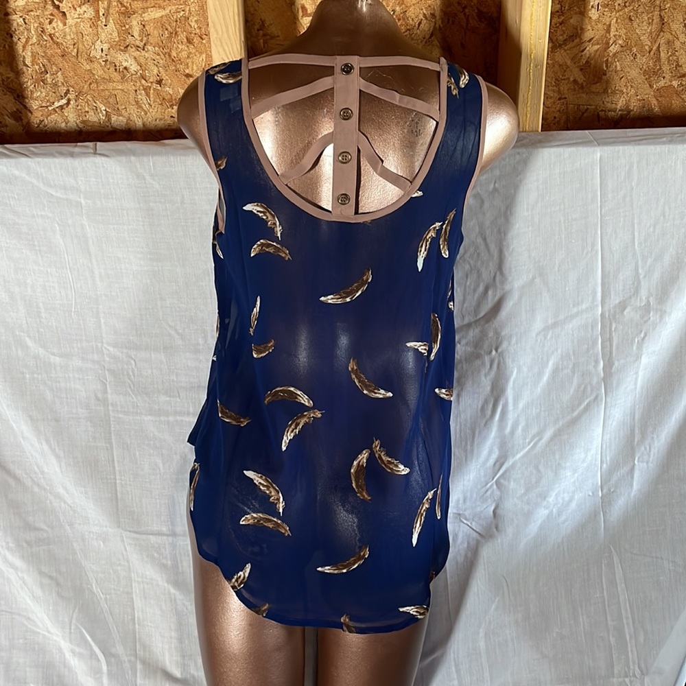 E Hanger M feather Lattice Back Sheer Top